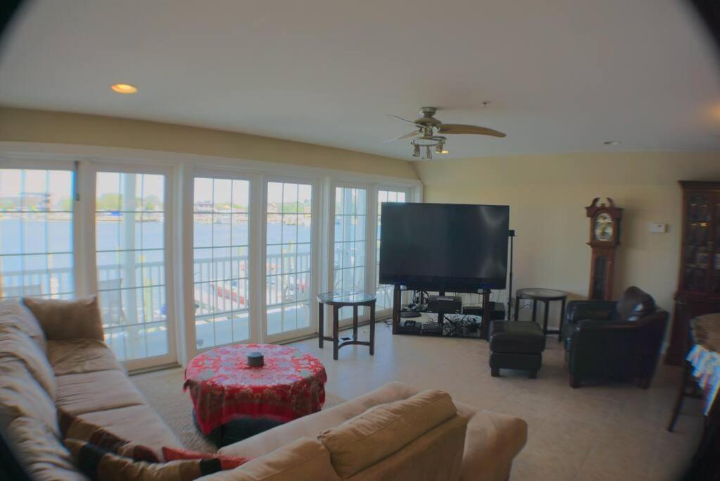 Awesome Water Front Home 4 Bedrooms & 4 Bathrooms! Sleeps 10 Atlantic City Exterior photo