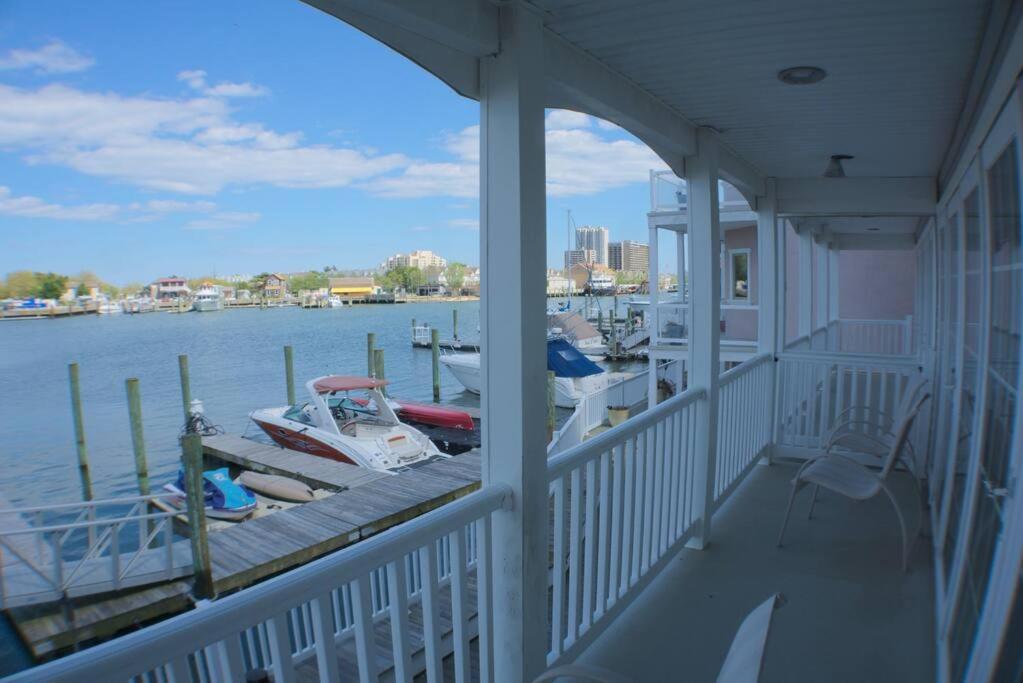 Awesome Water Front Home 4 Bedrooms & 4 Bathrooms! Sleeps 10 Atlantic City Exterior photo